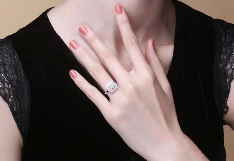 Elegant Luxury Wedding Rings for Women Solid 925 Sterling Silver Ring Sona CZ Diamant Engagement Ring Tiny CZ Pave Jewelry ZR195
Elegant Luxury Wedding Rings for Women Solid 925 Sterling Silver Ring Sona CZ Diamant Engagement Ring Tiny CZ Pave Jewelry ZR195