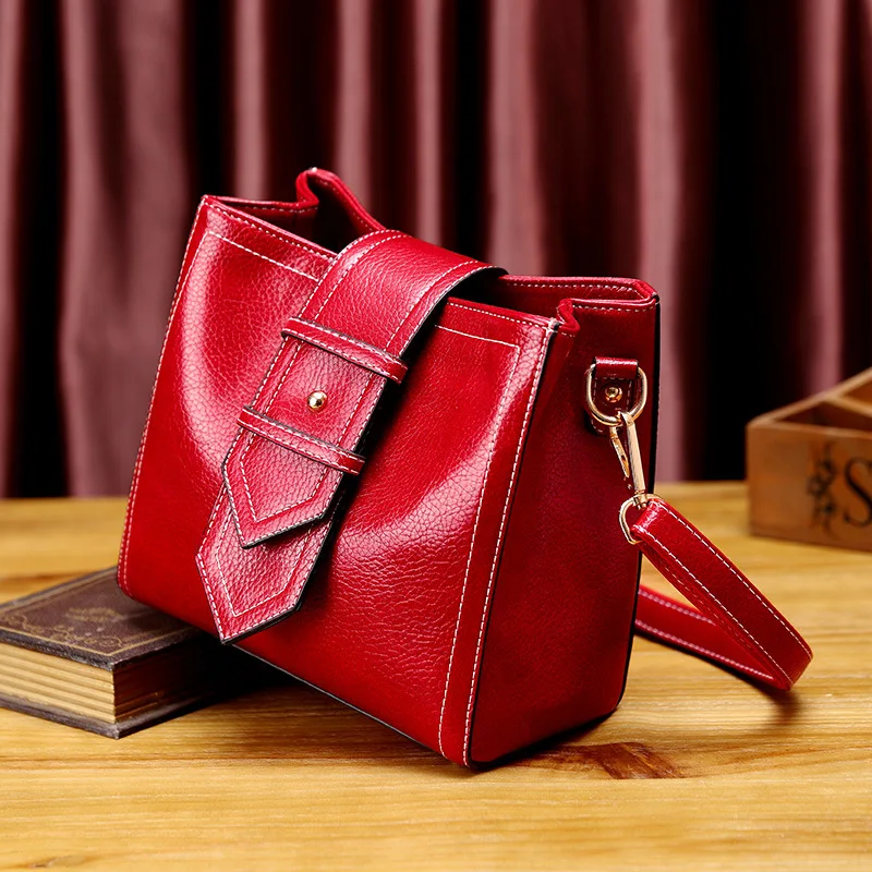 2020 Quality Luxury Genuine Leather Shoulder Bags Casual Tote Women Handbag Vintage Hobo small Capacity Strap Handbag Bolsas T18
2020 Quality Luxury Genuine Leather Shoulder Bags Casual Tote Women Handbag Vintage Hobo small Capacity Strap Handbag Bolsas T18