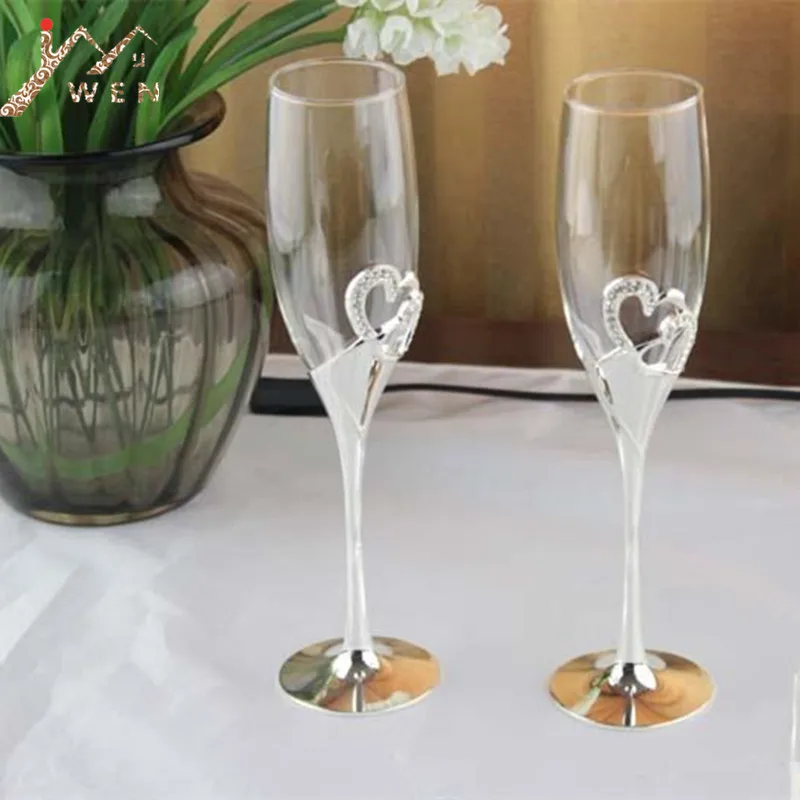 Free shipping Silver finish metal heart shape champagne glass with diamonds, champagne flute for weddings/party martini glass
Free shipping Silver finish metal heart shape champagne glass with diamonds, champagne flute for weddings/party martini glass
