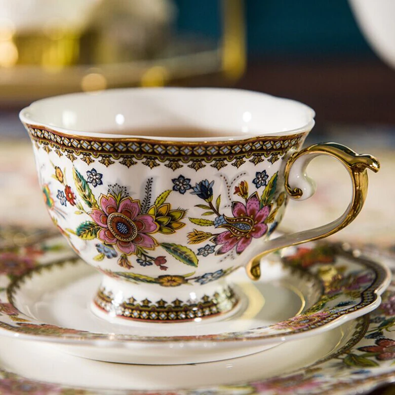 Royal Style Golden Top Grade Bone China Coffee Cup Elegant European Tea Cup Set And Saucer Afternoon Tea Teacup Nice Gift
Royal Style Golden Top Grade Bone China Coffee Cup Elegant European Tea Cup Set And Saucer Afternoon Tea Teacup Nice Gift