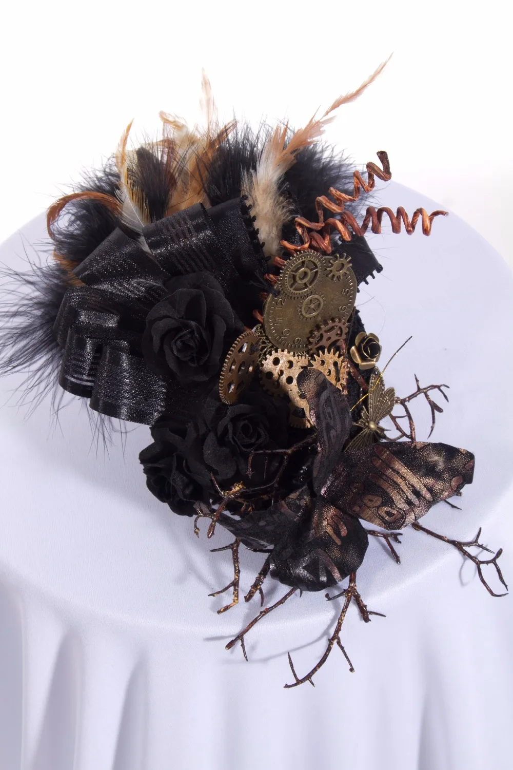 

RQ Series Gothic Feather Hairpin With Ribbons Decoration Women Black Headress With Metal Gear Headwear Accessories SP043