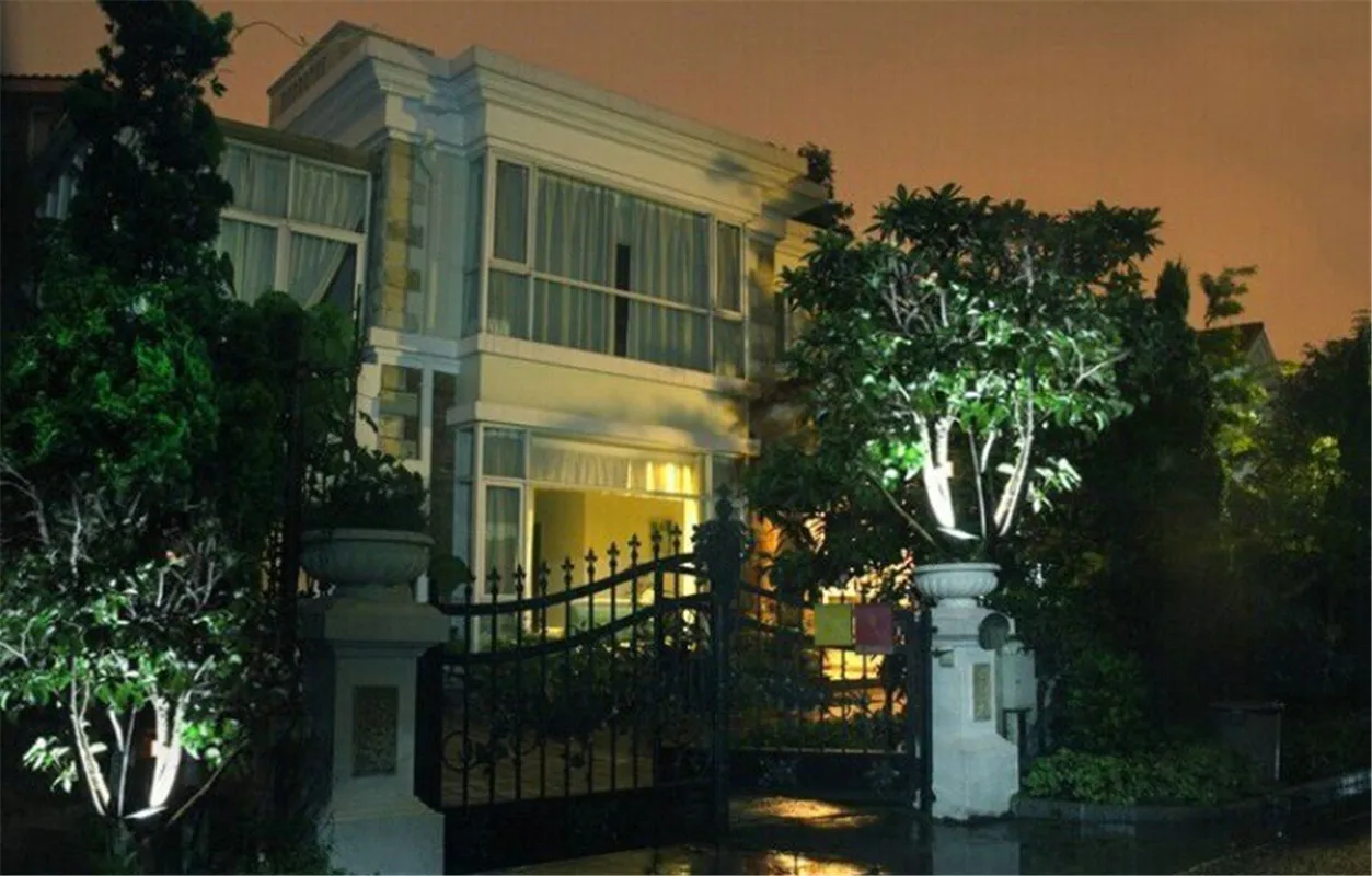 Led Solar Panel Power Light Ourdoor Garden Street Lawn Lamp IP65 Waterproof Security Lighting PIR Motion Sensor Lighting Control
Led Solar Panel Power Light Ourdoor Garden Street Lawn Lamp IP65 Waterproof Security Lighting PIR Motion Sensor Lighting Control