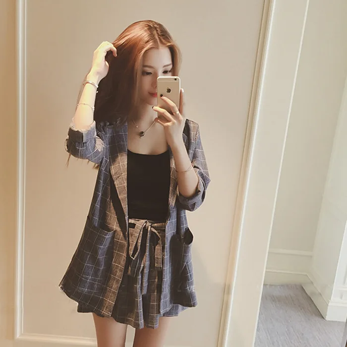 2020 summer new women's Korean version of the ladies temperament small suit spring shorts two-piece suit
2020 summer new women's Korean version of the ladies temperament small suit spring shorts two-piece suit