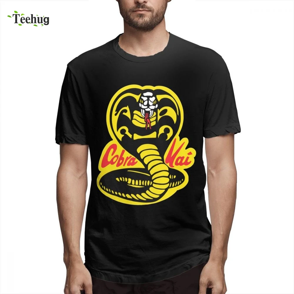 Man's Custom Cobra Kai T shirt Popular Tee Shirt Boy Geek Unique Design For Man 100% Cotton T Shirt Fashionable
Man's Custom Cobra Kai T shirt Popular Tee Shirt Boy Geek Unique Design For Man 100% Cotton T Shirt Fashionable