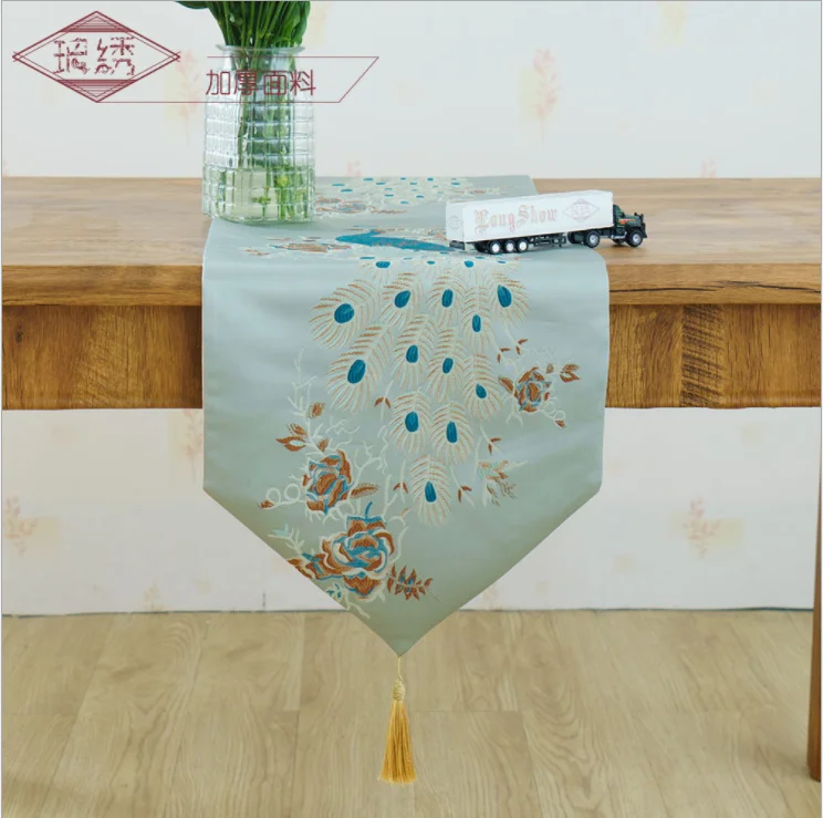 2020 New European Thickened High-precision Peacock Embroidered Table Flag Pattern Rectangular Decorative Tablecloth Table Runner
2020 New European Thickened High-precision Peacock Embroidered Table Flag Pattern Rectangular Decorative Tablecloth Table Runner