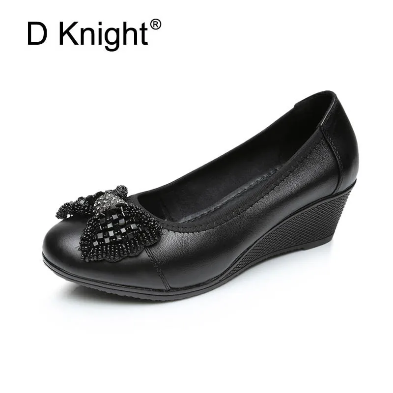 Ladies Genuine Leather Wedges Office Shoes Fashion Crystal Bow Wedges Shoes For Women Soft Shallow Mouth Slip-on Mother Shoes
Ladies Genuine Leather Wedges Office Shoes Fashion Crystal Bow Wedges Shoes For Women Soft Shallow Mouth Slip-on Mother Shoes