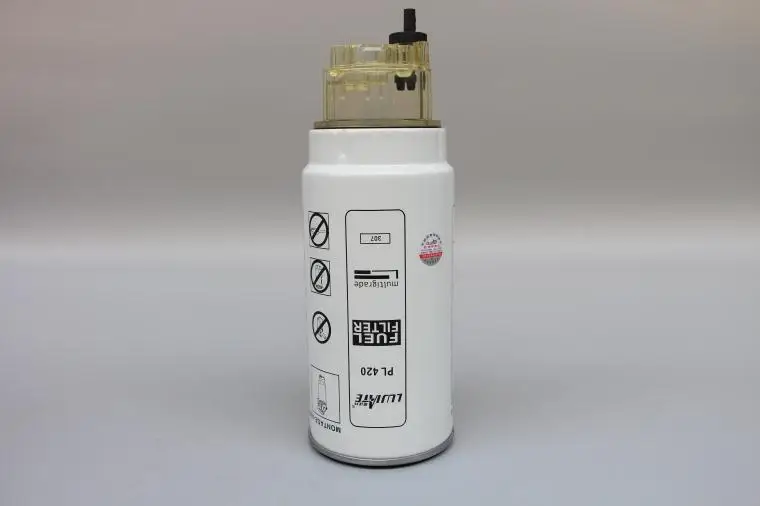 Дизельный фильтр сепаратор масла и воды для UC-4023 VG1540080311 FS19769 612630080088 612600081335 WK1060/1
Дизельный фильтр сепаратор масла и воды для UC-4023 VG1540080311 FS19769 612630080088 612600081335 WK1060/1