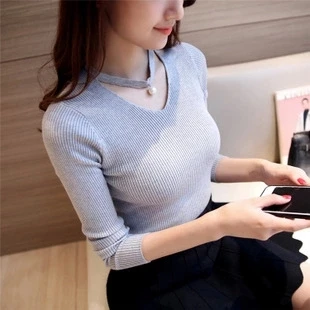 The New Fashion Autumn and Winter Female hollow out pearl knitting Bottoming shirt. V-neck woollen sweater J01
The New Fashion Autumn and Winter Female hollow out pearl knitting Bottoming shirt. V-neck woollen sweater J01