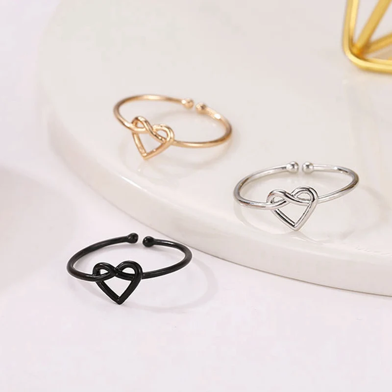 Минималистичное открытое регулируемое кольцо в форме сердца черный золотой