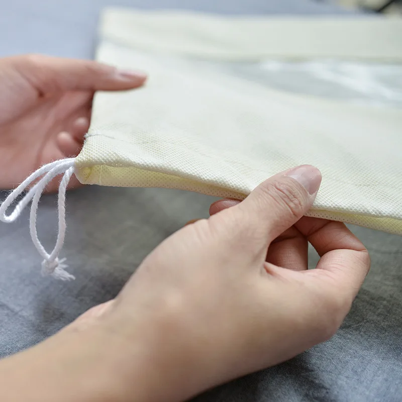 Portable Travel Shoes Bag Non-Woven Laundry Shoe Storage Dustproof Bag Drawstring Bags
Portable Travel Shoes Bag Non-Woven Laundry Shoe Storage Dustproof Bag Drawstring Bags