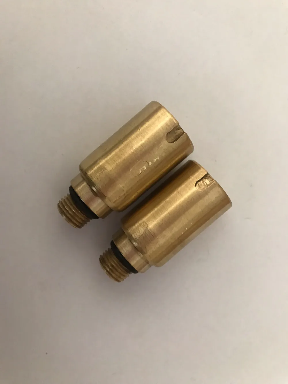 30PCS For Audi Q7 /VW Tourarey/Prosche Cayenne 7L8616039D Air Suspenspension Risidual Pressure Valve
30PCS For Audi Q7 /VW Tourarey/Prosche Cayenne 7L8616039D Air Suspenspension Risidual Pressure Valve