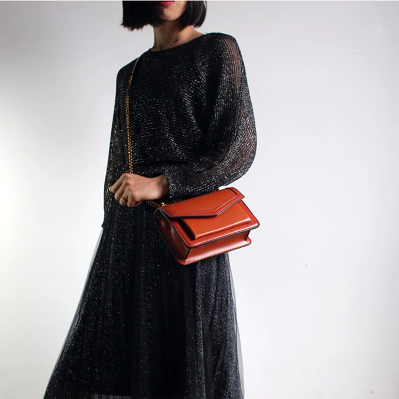 New Women Bag Fashion Single Shoulder Slung Chain Bag Small Square Messenger Bag Simple Wild Genuine Leather Ladies Bag
New Women Bag Fashion Single Shoulder Slung Chain Bag Small Square Messenger Bag Simple Wild Genuine Leather Ladies Bag