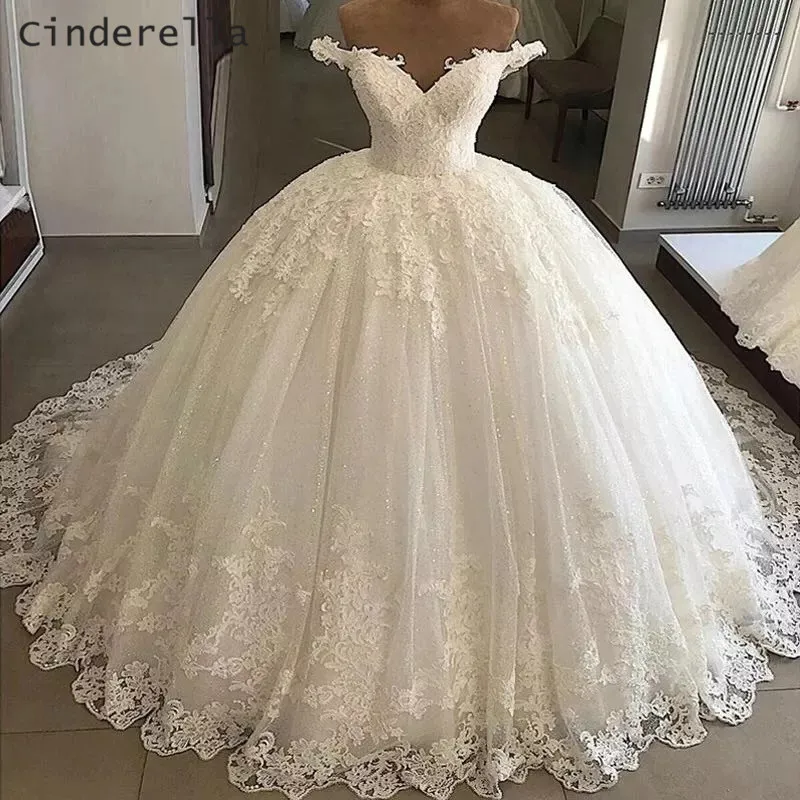 Cinderella V-Neck Off The Shouder Floor Length Tulle Sequins Lace Applique Princess Ball Gown Wedding Dresses Lace Bride Gown
Cinderella V-Neck Off The Shouder Floor Length Tulle Sequins Lace Applique Princess Ball Gown Wedding Dresses Lace Bride Gown