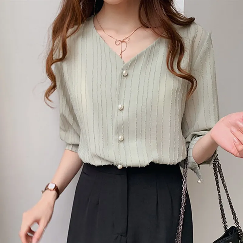 Summer Casual Women's Chiffon Blouses Female Casual Style V Collar Shirt Puff Sleeve Sweet Solid Color Blouse
Summer Casual Women's Chiffon Blouses Female Casual Style V Collar Shirt Puff Sleeve Sweet Solid Color Blouse