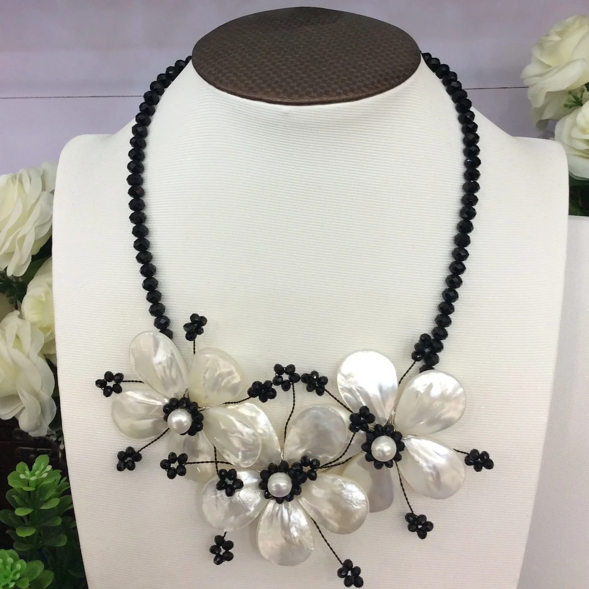 2019 New Fashion Black Crystal White Sea Shell Flower Choker Necklace Boho Party Jewelry Female
2019 New Fashion Black Crystal White Sea Shell Flower Choker Necklace Boho Party Jewelry Female
