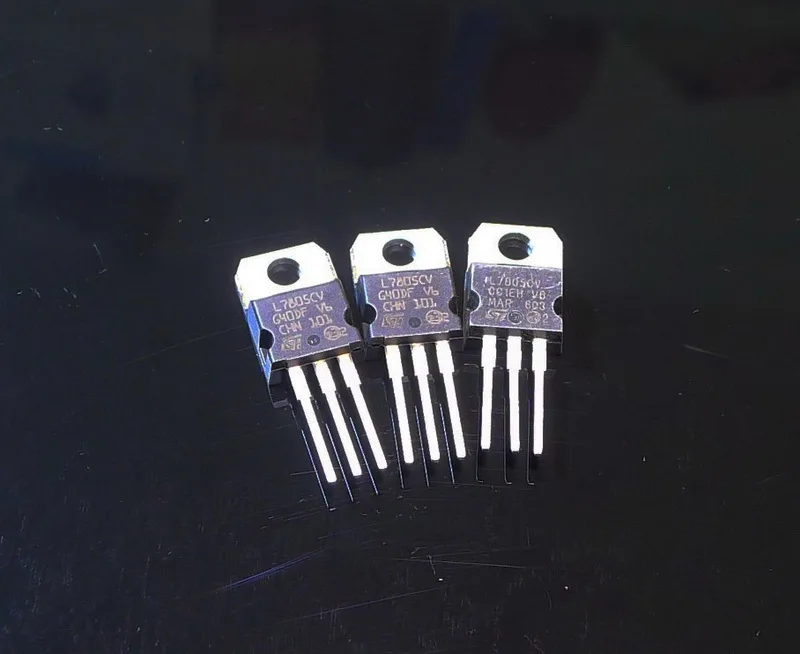 20pcs/50PCS New ST original L7805CV three-terminal regulator Integrated IC TO220 plug-in package non-domestic core free shipping
20pcs/50PCS New ST original L7805CV three-terminal regulator Integrated IC TO220 plug-in package non-domestic core free shipping