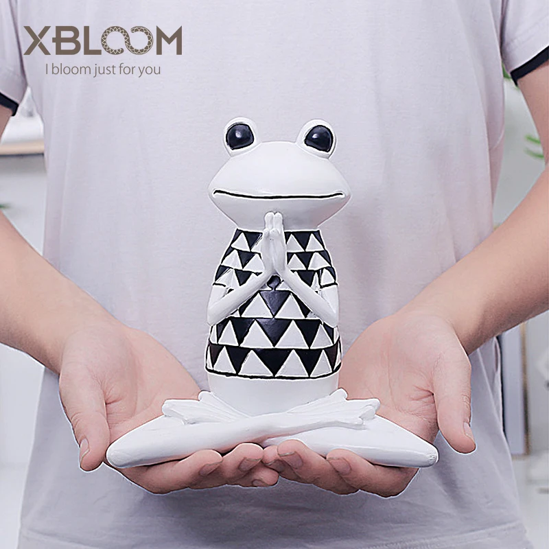 Nordic minimalist yoga frog decorative geometric origami frog toy statue garden flowerpot vase decor frog birthday wedding gift
Nordic minimalist yoga frog decorative geometric origami frog toy statue garden flowerpot vase decor frog birthday wedding gift