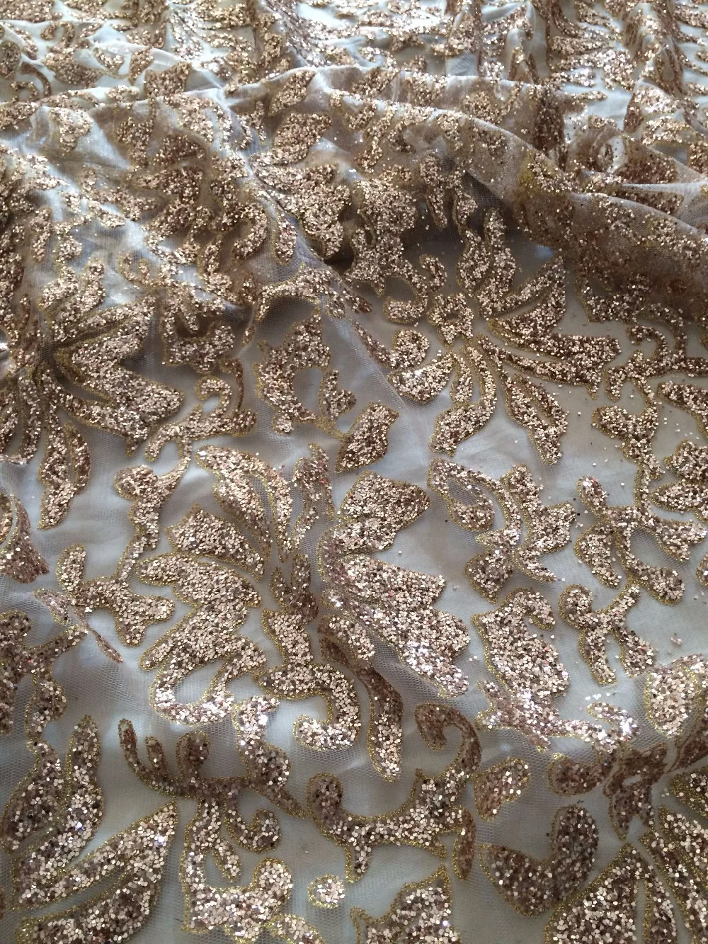 New design embroidered lace with glitter fashion french lace fabric S-8313 with glued glitter
New design embroidered lace with glitter fashion french lace fabric S-8313 with glued glitter