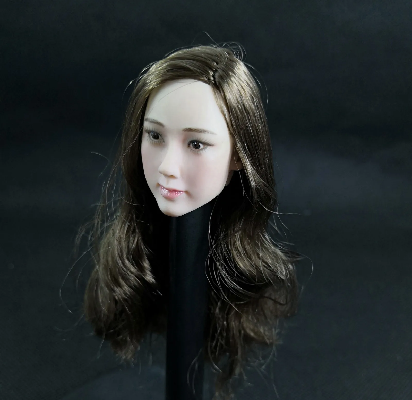 1/6 Lovely Asian Cartoon Girl Head Carving with Curly Brown Long Hair for 12'' Pale Bodies Action Figures
1/6 Lovely Asian Cartoon Girl Head Carving with Curly Brown Long Hair for 12'' Pale Bodies Action Figures
