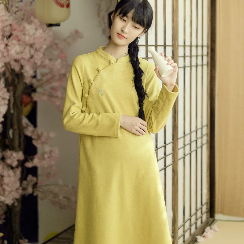 Winter Dresses Women 2019 Long Sleeve Cheongsam Dress Robe Vintage Femme Qipao Dress Midi Elegant Yellow Chinese Dress AA4438
Winter Dresses Women 2019 Long Sleeve Cheongsam Dress Robe Vintage Femme Qipao Dress Midi Elegant Yellow Chinese Dress AA4438