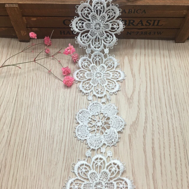 Novelty DIY Lace Fabric 15 yards/lot 5cm Polyester Embroidered Water Soluble Lace Trim /Clothing Materials Lace DIY Accessories
Novelty DIY Lace Fabric 15 yards/lot 5cm Polyester Embroidered Water Soluble Lace Trim /Clothing Materials Lace DIY Accessories