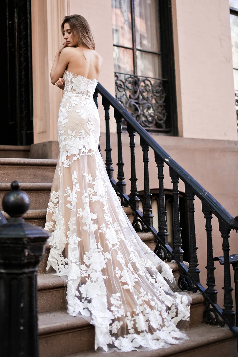 LORIE Champagne Mermaid Wedding Dress 2019 Lace Appliques and Flowers Bride Dress Sexy Strapless Wedding Gown Backless style
LORIE Champagne Mermaid Wedding Dress 2019 Lace Appliques and Flowers Bride Dress Sexy Strapless Wedding Gown Backless style