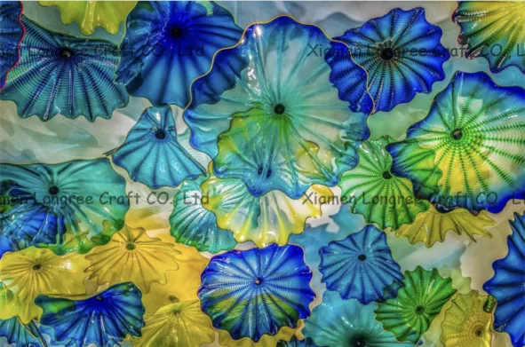 Hot Sale Hand Blown Glass Flower Plates for Wall Decoration Mediterranean Sea Style Mounth Blown Murano Glass Hanging Plates
Hot Sale Hand Blown Glass Flower Plates for Wall Decoration Mediterranean Sea Style Mounth Blown Murano Glass Hanging Plates