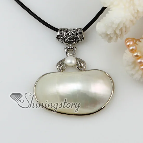 oval seashell mother of pearl oyster sea shell and pearl silver filled brass pendant necklaces 2013 cheap handmade jewelry
oval seashell mother of pearl oyster sea shell and pearl silver filled brass pendant necklaces 2013 cheap handmade jewelry