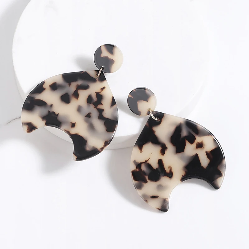 2021 New Fashion Jewelry Tortoiseshell Earrings for Women Leopard Earring Geometry Design Bohemia Earrings for Bridal Jewelry
2021 New Fashion Jewelry Tortoiseshell Earrings for Women Leopard Earring Geometry Design Bohemia Earrings for Bridal Jewelry