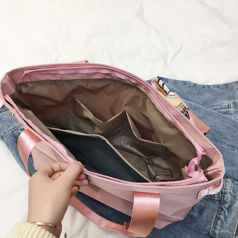 Женская многофункциональная спортивная сумка розовая для занятий спортом