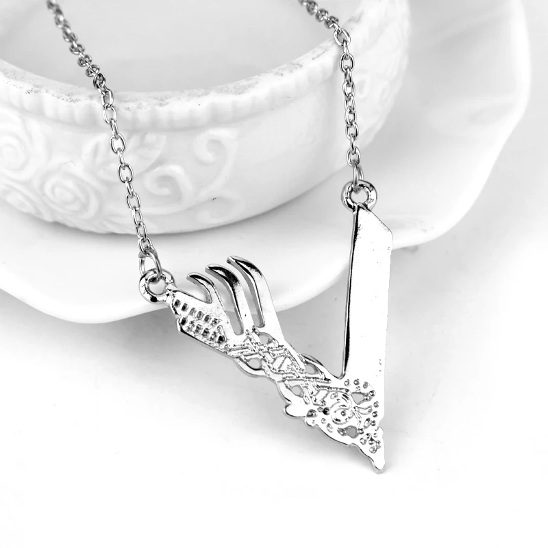 dongsheng 17 Style Tv Series Vikings Icon Necklace Vikings "V"Logo Pendant Ragnar Lodbrok for Men Women Birthday Cosplay Gift-30
dongsheng 17 Style Tv Series Vikings Icon Necklace Vikings "V"Logo Pendant Ragnar Lodbrok for Men Women Birthday Cosplay Gift-30