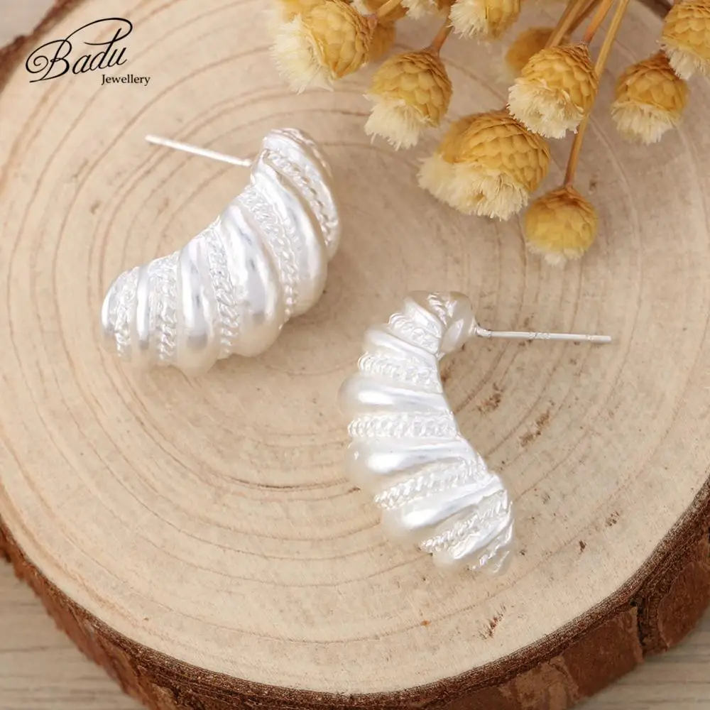 Badu Small Earrings for Women Fashion Irregular Surface Alloy Earrings Fashion Charm 2019 New Jewelry Wholesale Cheap
Badu Small Earrings for Women Fashion Irregular Surface Alloy Earrings Fashion Charm 2019 New Jewelry Wholesale Cheap