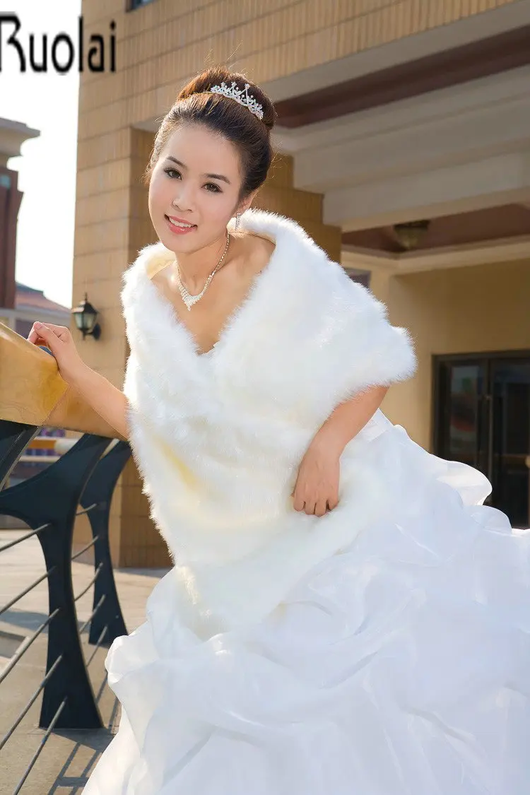 In Stock Ivory Hot Sale Charming Bridal Wedding Boleros Jacket Wrap Ivory Shawl Bolero For Wedding Party
In Stock Ivory Hot Sale Charming Bridal Wedding Boleros Jacket Wrap Ivory Shawl Bolero For Wedding Party