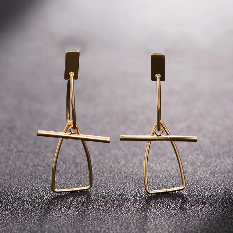 2021 Brincos Earings East Gate Fashion Earrings Korean Triangle Exaggerated Cos Minimalist Style Female Ear Jewelry Wholesale
2021 Brincos Earings East Gate Fashion Earrings Korean Triangle Exaggerated Cos Minimalist Style Female Ear Jewelry Wholesale