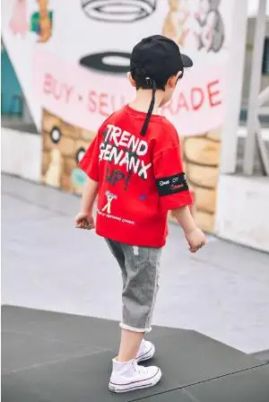 Summer Children's suit short sleeve letter print loose T-shirt fashion cute shorts 2 piece set belt baby boy clothing 2-6 years
Summer Children's suit short sleeve letter print loose T-shirt fashion cute shorts 2 piece set belt baby boy clothing 2-6 years