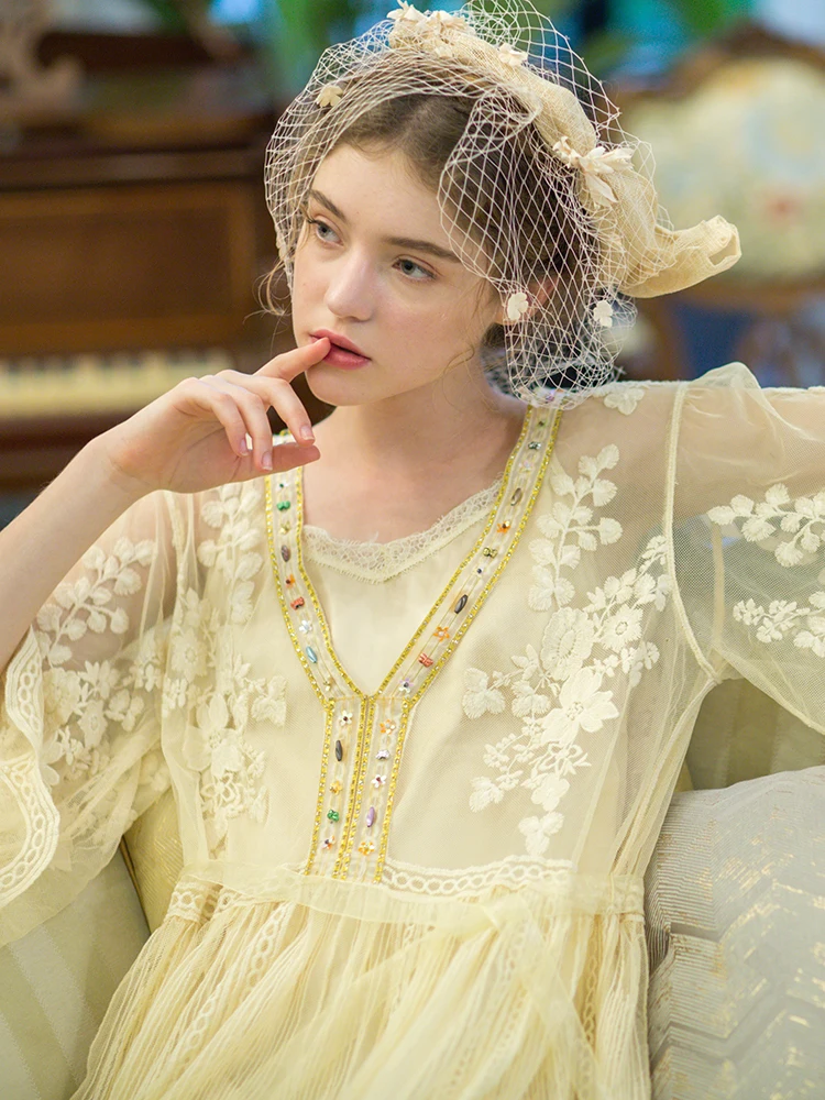 LYNETTE'S CHINOISERIE Spring Summer Original Design Women Exquisite Flower Embroidery Vintage Mori Girls Beading Mesh Dresses
LYNETTE'S CHINOISERIE Spring Summer Original Design Women Exquisite Flower Embroidery Vintage Mori Girls Beading Mesh Dresses