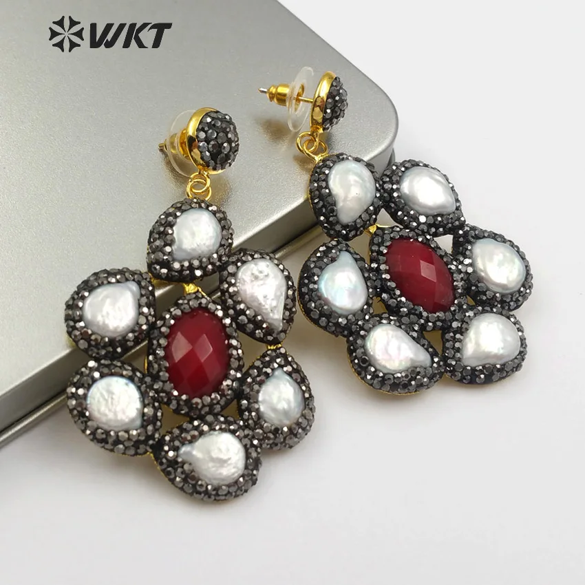 WKT RE077 Faceted Gem Slice And Teardrop Shape Pearl With Black Crystal Pave Handmade Gorgeous Flower Rhinestone Earring
WKT RE077 Faceted Gem Slice And Teardrop Shape Pearl With Black Crystal Pave Handmade Gorgeous Flower Rhinestone Earring