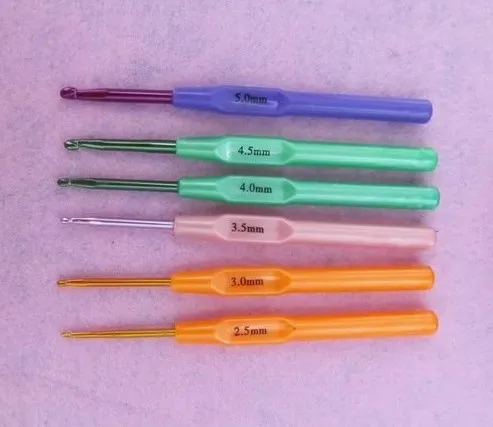 6pieces/bag different size&multi-colour Plastic Crochet Hooks knitting Needles 2.5 - 5
6pieces/bag different size&multi-colour Plastic Crochet Hooks knitting Needles 2.5 - 5