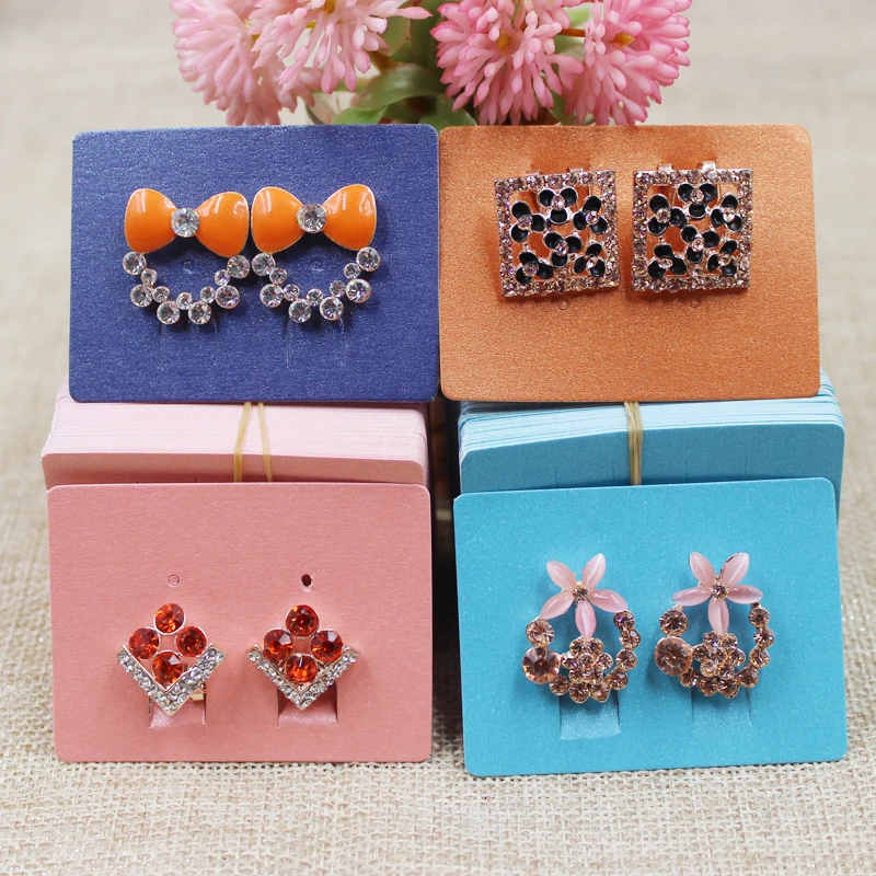 100pcs per lot 4color blank cute paper claw earring packing card for jewelry claw earring display packing tag
100pcs per lot 4color blank cute paper claw earring packing card for jewelry claw earring display packing tag