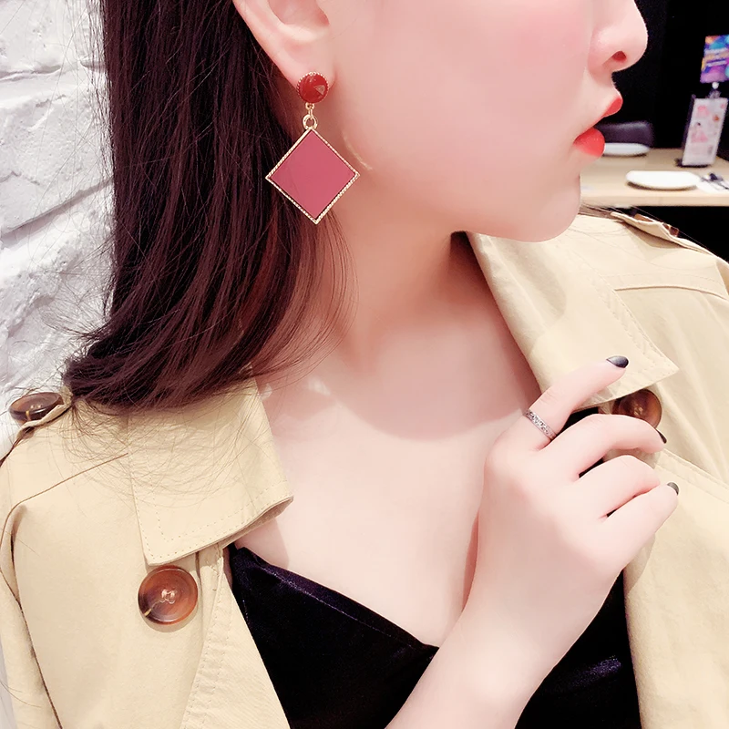DREJEW Wine Red Green Geometric Square Acrylic Statement Earrings Christmas 925 Drop Earrings for Women Wedding Jewelry HE838
DREJEW Wine Red Green Geometric Square Acrylic Statement Earrings Christmas 925 Drop Earrings for Women Wedding Jewelry HE838