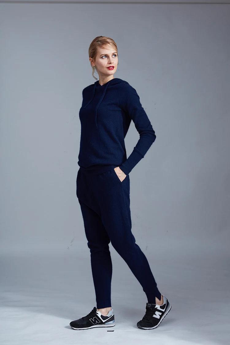 Hot sale tracksuits 2021 autumn winter new cashmere sweater leisure suit women knit sweater + lantern trousers two pieces
Hot sale tracksuits 2021 autumn winter new cashmere sweater leisure suit women knit sweater + lantern trousers two pieces