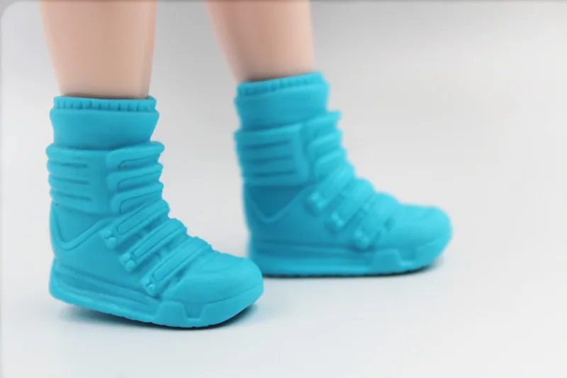 Blygirl,Blue high boots, suitable for normal body Blyth doll and 1/6 dolls, 19 joints are not fit.
Blygirl,Blue high boots, suitable for normal body Blyth doll and 1/6 dolls, 19 joints are not fit.