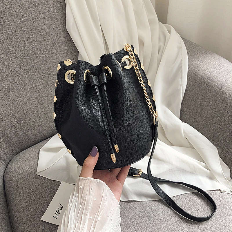 Fashion imitation leather ladies bucket bag simple girl handbag youth slung women bag high quality shoulder bag discount 2019
Fashion imitation leather ladies bucket bag simple girl handbag youth slung women bag high quality shoulder bag discount 2019