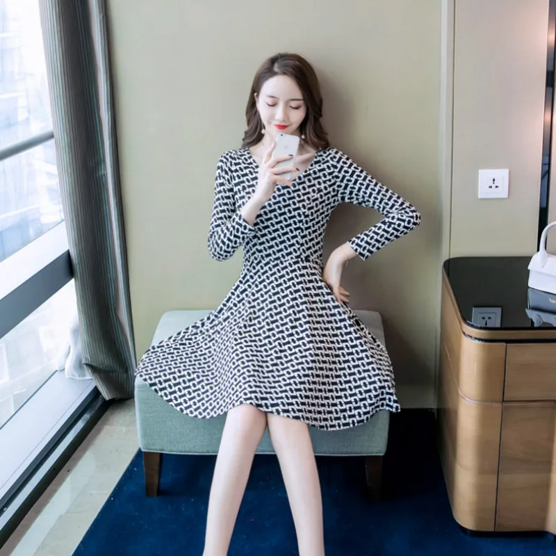 Women Plus Size A-line Dress 2018 Autumn Black Print Long Sleeve V-neck Harajuku Casual Mini Dress Elegant Work Short Dresses
Women Plus Size A-line Dress 2018 Autumn Black Print Long Sleeve V-neck Harajuku Casual Mini Dress Elegant Work Short Dresses