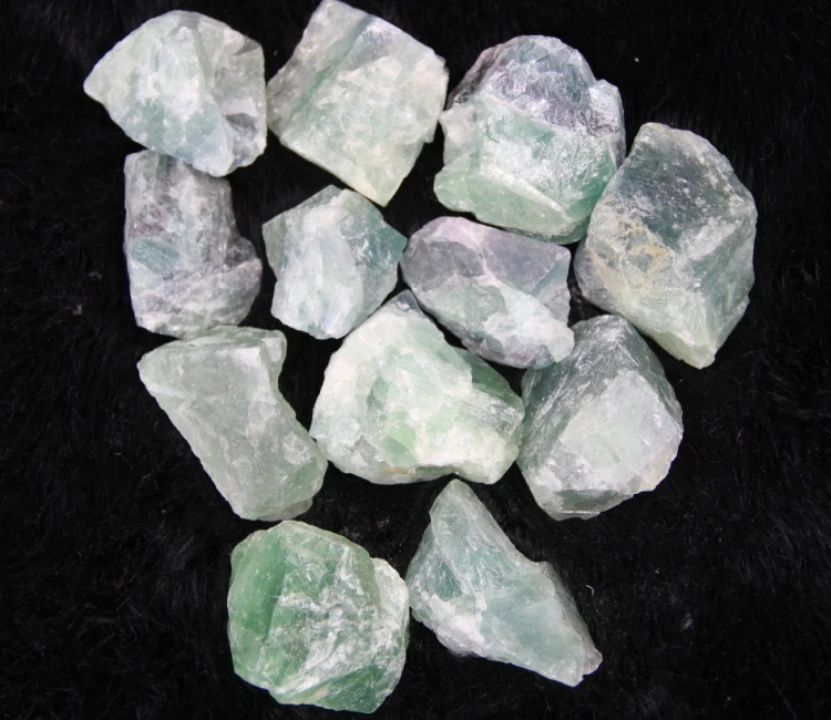 Nature Green Gems Stone Beads Quartz Clusters Geode Stone Irregular Pendant Necklace 32pcs/box
Nature Green Gems Stone Beads Quartz Clusters Geode Stone Irregular Pendant Necklace 32pcs/box