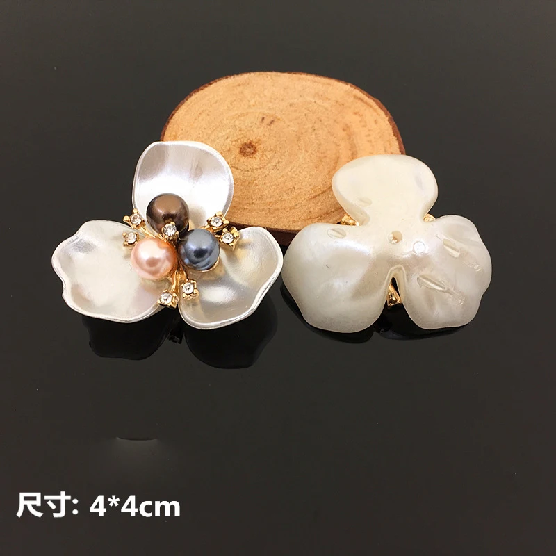 flower petal Rhinestone Flatback Button For Hair Flower and Wedding Invitation accessory
flower petal Rhinestone Flatback Button For Hair Flower and Wedding Invitation accessory