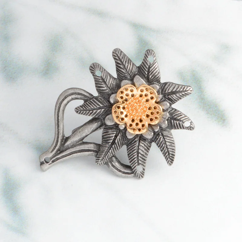 German Army Elite Edelweiss Troops Antique Flower brooches Badges for Hats Jackets Accessories For Women Men Friends Gift
German Army Elite Edelweiss Troops Antique Flower brooches Badges for Hats Jackets Accessories For Women Men Friends Gift