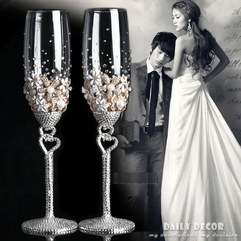 High quality Lead-free crystal glass rhinestone bride and groom champagne wine cup wedding goblet novia y el novio taza
High quality Lead-free crystal glass rhinestone bride and groom champagne wine cup wedding goblet novia y el novio taza