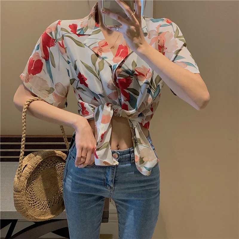 New trendy Women crop top Sexy Deep-lapel Short Sleeve flower Print Crop Tops Colorful Clothes Camisetas Mujer
New trendy Women crop top Sexy Deep-lapel Short Sleeve flower Print Crop Tops Colorful Clothes Camisetas Mujer