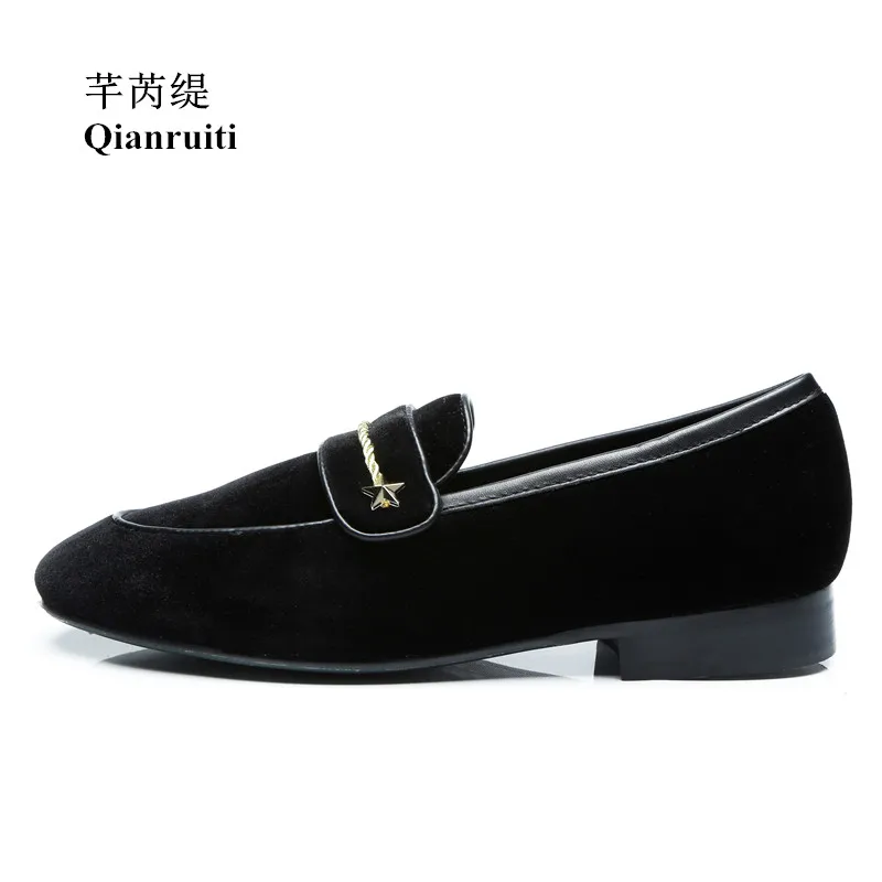 Qianruiti/мужские лоферы без шнуровки; черная бархатная обувь; повседневная обувь с украшением в виде золотой веревки и звезд для мужчин
Qianruiti/мужские лоферы без шнуровки; черная бархатная обувь; повседневная обувь с украшением в виде золотой веревки и звезд для мужчин